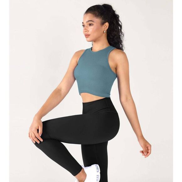 Ododos Women's Size Medium/Large Pack of 3 Seamless Ribbed High Neck Crop Tops - Picture 6 of 6